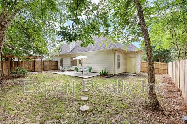 Building Photo - 9305 Brook Forest Cir