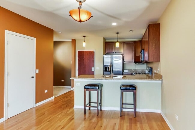 Building Photo - 6436 Roosevelt Rd