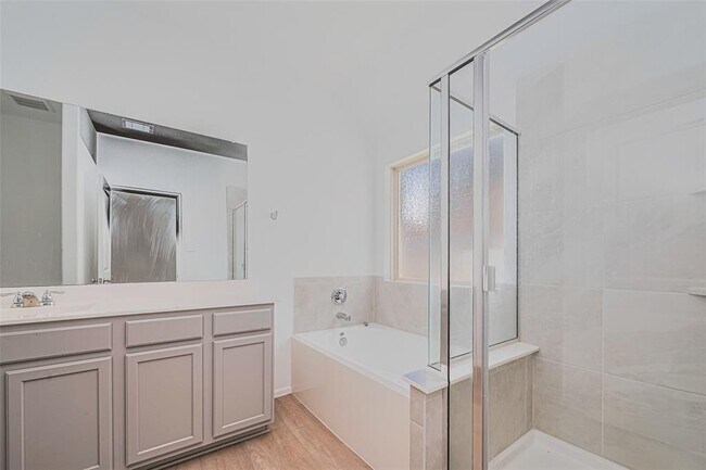 Building Photo - 18439 Summit Ranch Dr