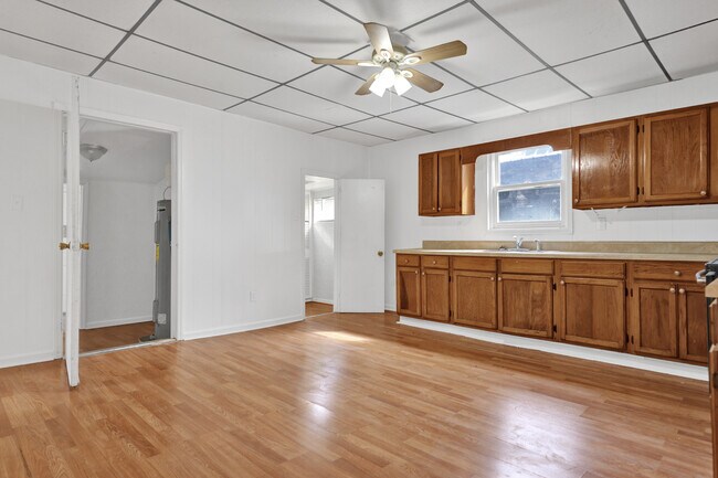 Building Photo - 423 Chestnut Ave