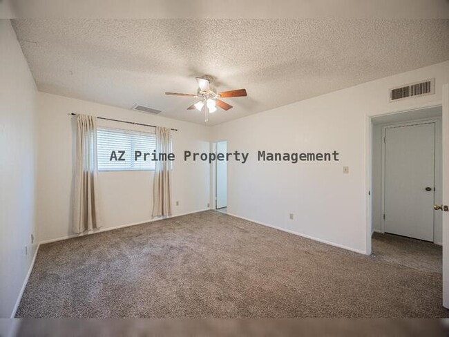 Building Photo - 1903 E Julie Dr