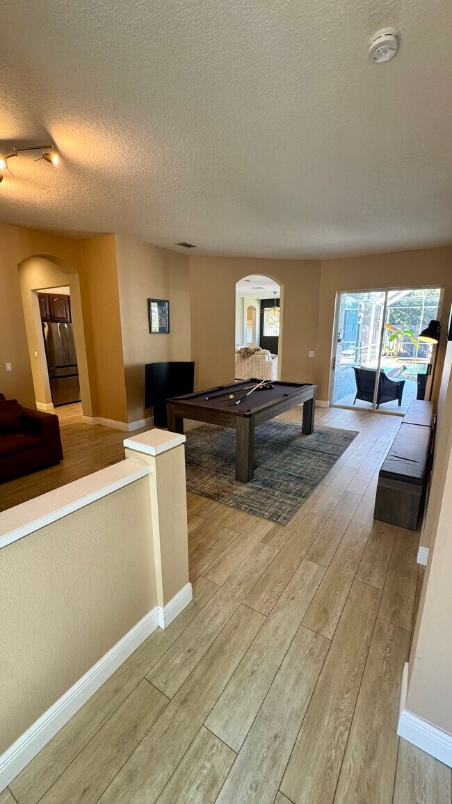 Building Photo - 480 Bridle Path Way