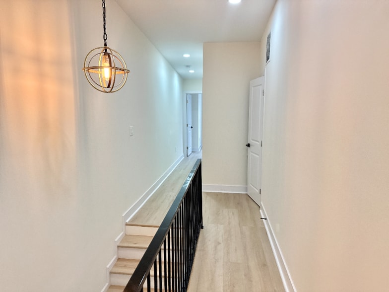 Building Photo - 1518 E Lanvale St