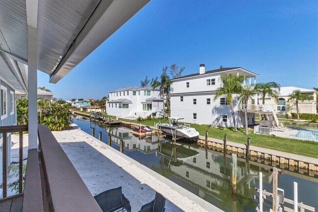 Building Photo - 825 Tarawitt Dr