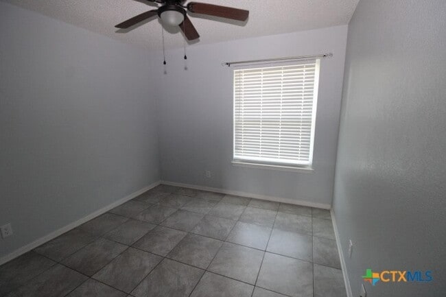 Building Photo - 2702 Cactus Dr