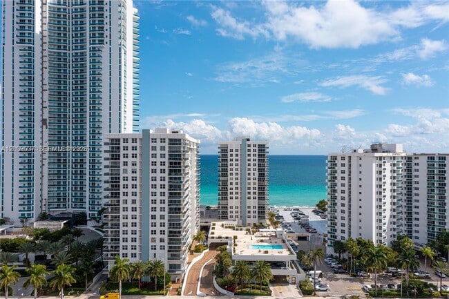Building Photo - 2751 S Ocean Dr