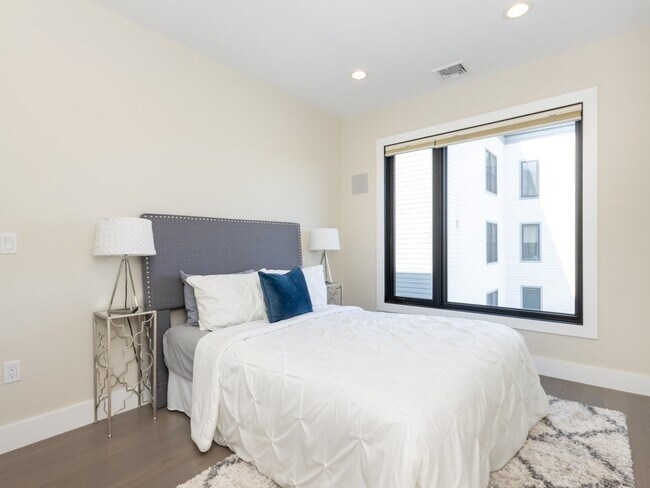 Building Photo - 39 A St