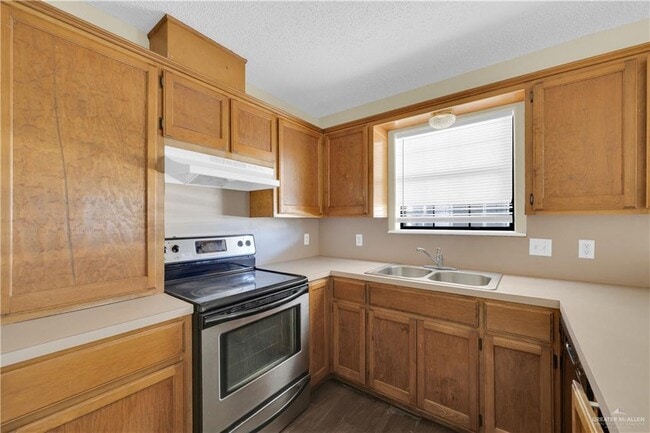 Building Photo - 19 Elisa Ln