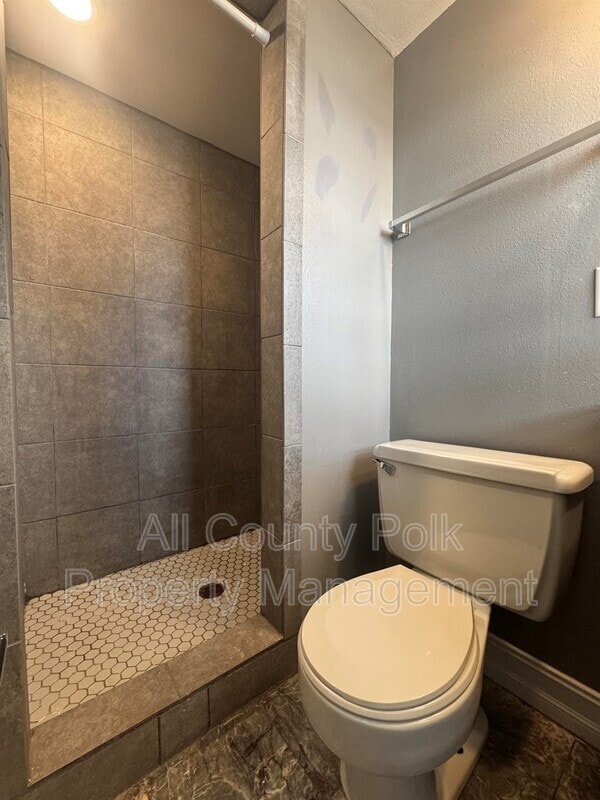 Building Photo - 1920 E Edgewood Dr