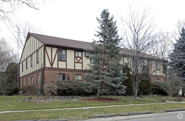 Primary Photo - 1500 Brooke Park Dr