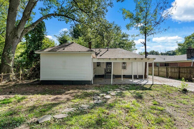 Building Photo - 810 Indian Dr