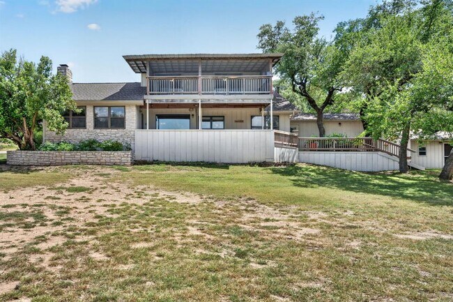 Building Photo - 700 Rogart Dr