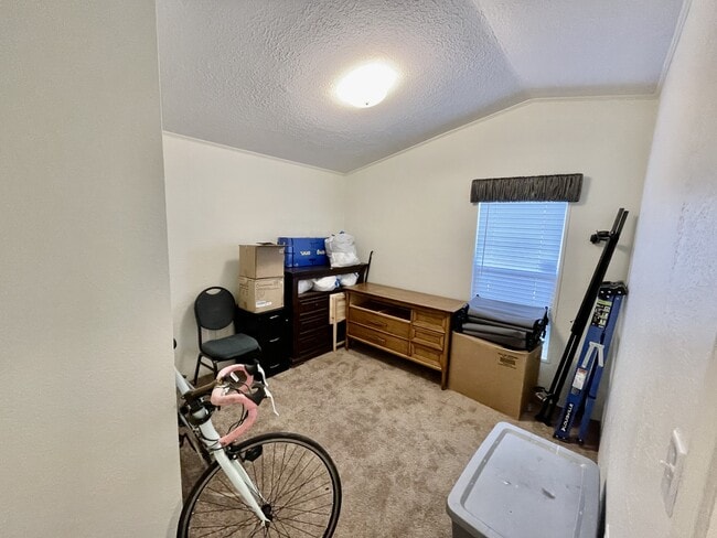 Building Photo - 129 Bonanza Dr