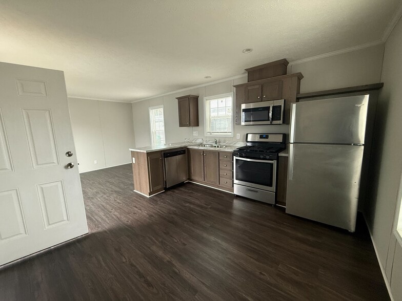 Building Photo - 7 First St. Unit 7