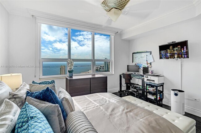 Building Photo - 848 Brickell Key Dr