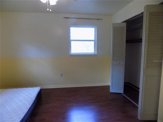 Building Photo - 1724 NW 39th Ave