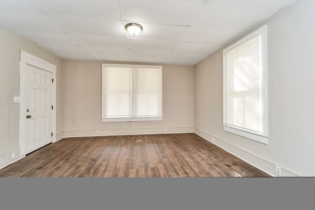 Building Photo - Talladega Beauty! Renovated 4BR/2BA with Huge Covered Porch