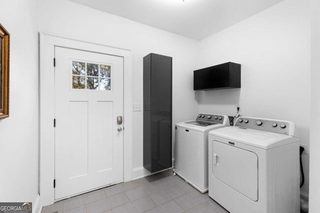 Building Photo - 987 Alloway Pl SE