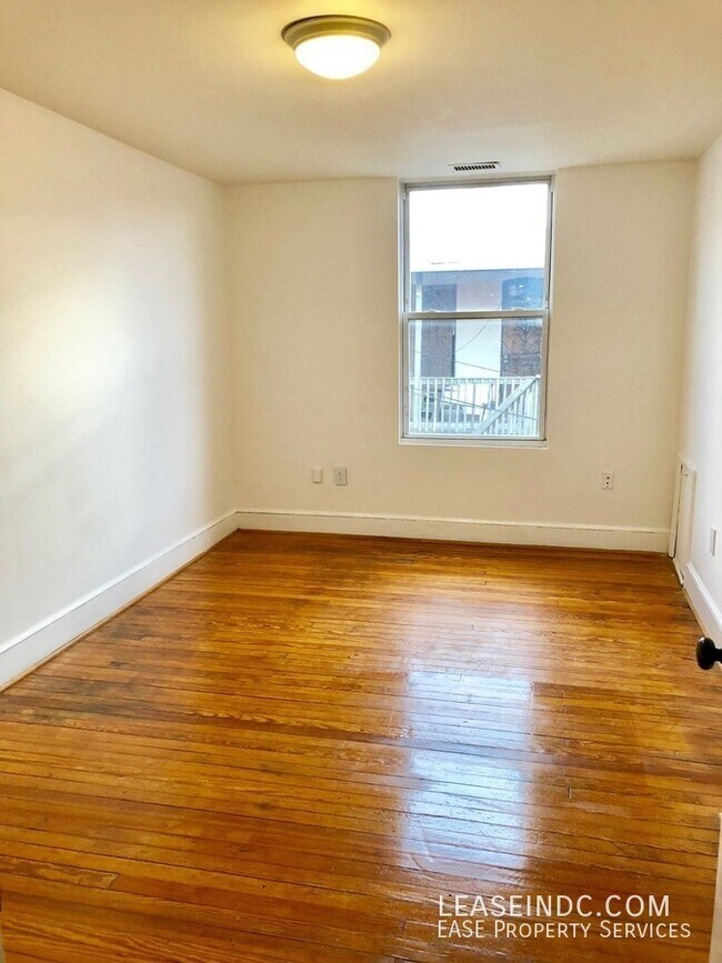 Building Photo - 1708 3rd St NW