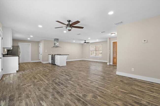 Building Photo - East Fairhope Full Brick