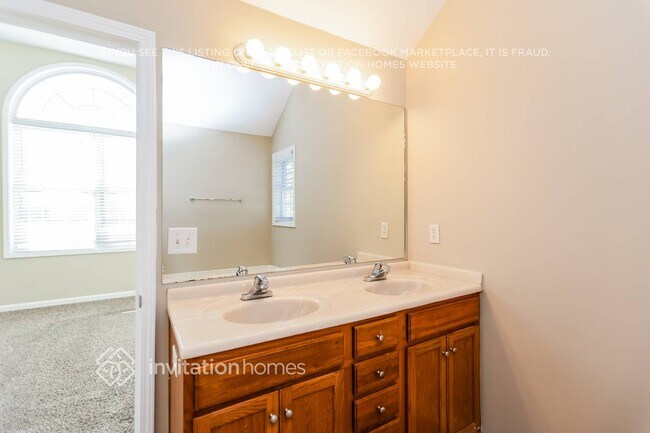 Building Photo - 143 Stonehenge Dr