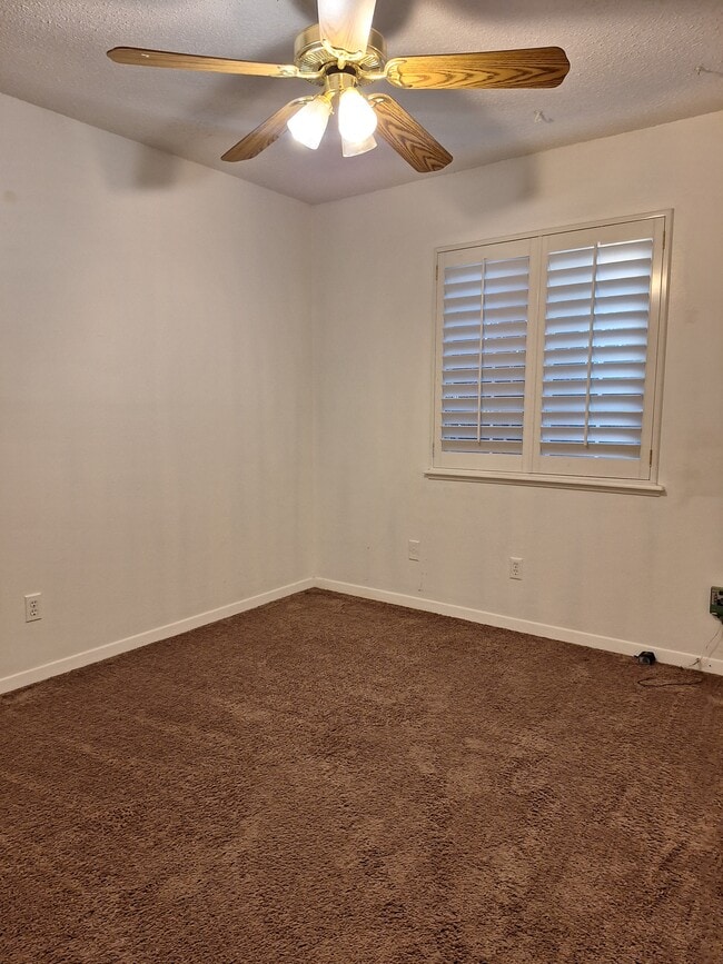 Building Photo - 9329 Shaver Dr