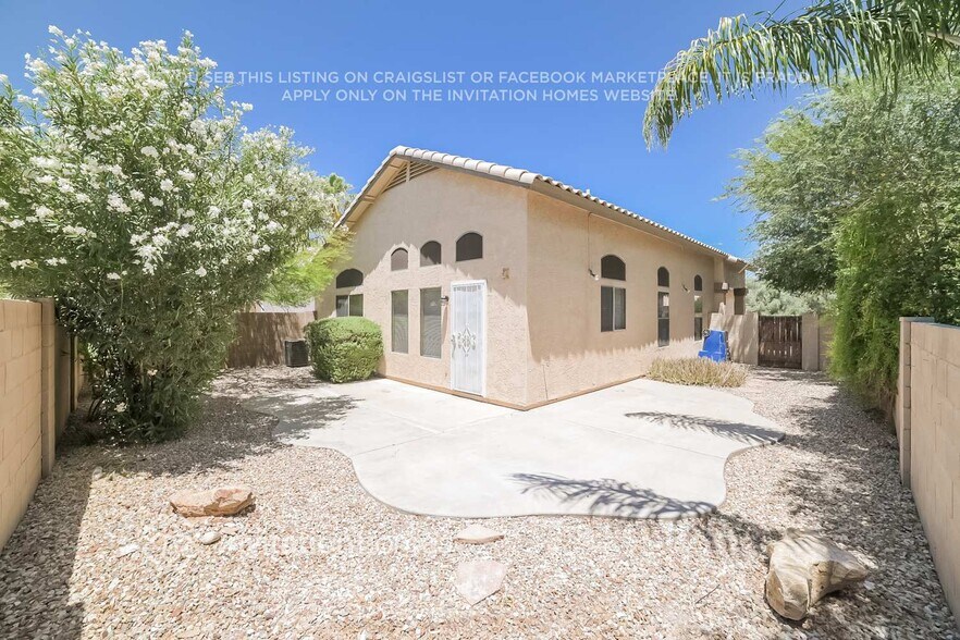 Building Photo - 791 E Glenmere Dr