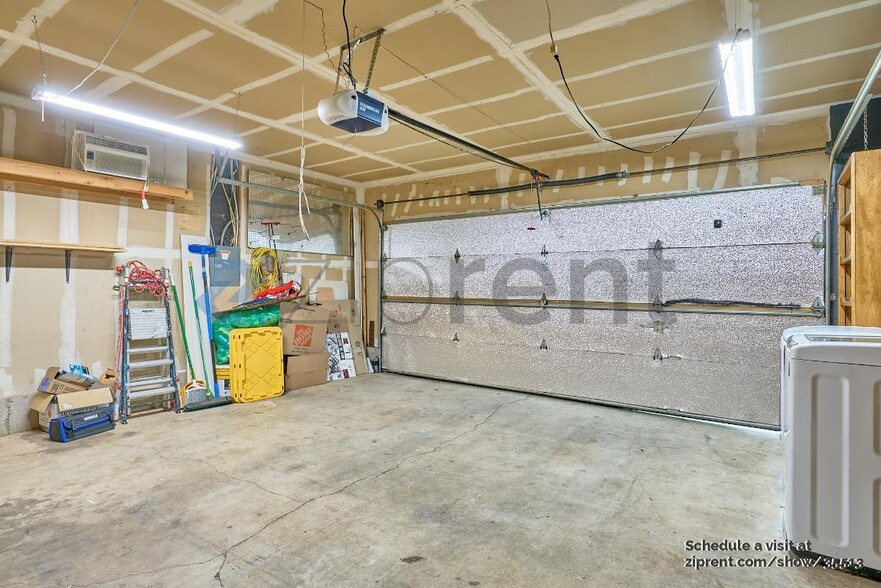 Building Photo - 17465 NW Carl Ct