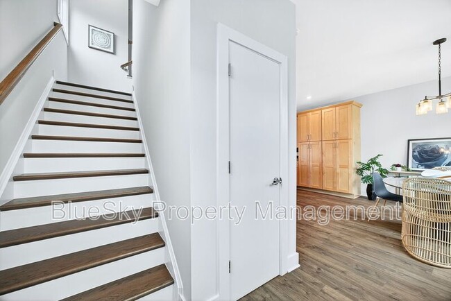 Building Photo - 1225 Old Trail Dr
