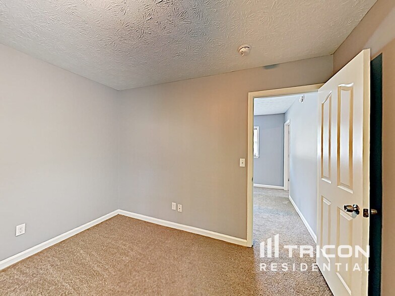 Building Photo - 563 Freemans Walk