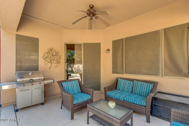 Building Photo - 2037 W Periwinkle Way