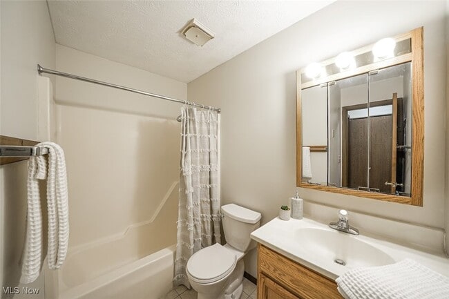 Building Photo - 8140 Southwood Dr