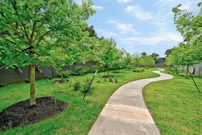 Building Photo - 4004 Banister Ln