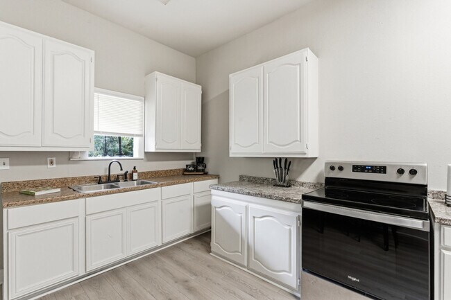 Building Photo - 314 W Cevallos