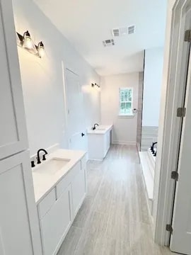 Building Photo - 2240 Caroline St