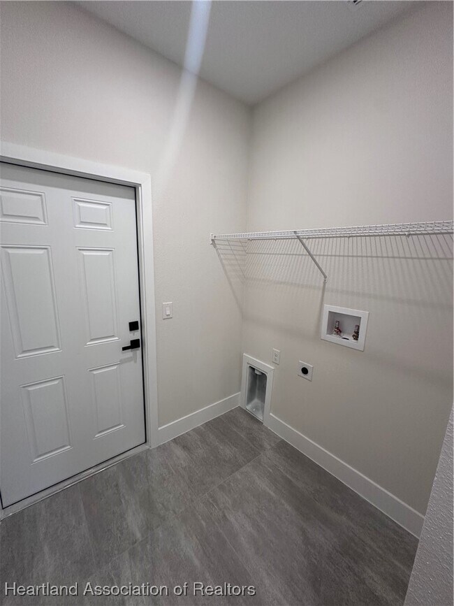 Building Photo - 703 Aston Martin Dr