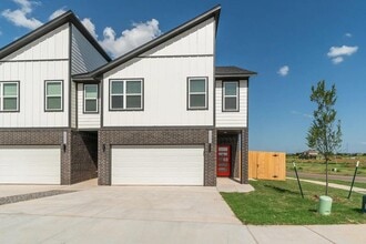 Building Photo - 19500 Molly Pl