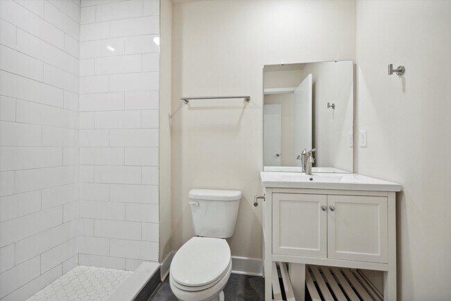 Building Photo - 1519 N Sydenham St