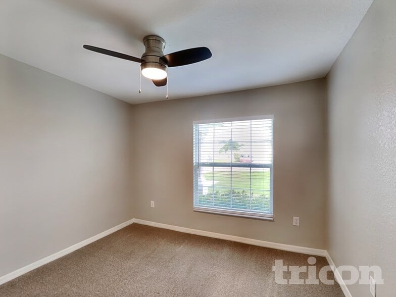Building Photo - 113 Solis Dr