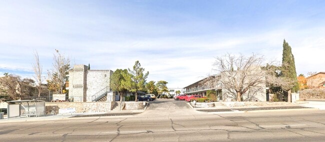 Building Photo - 6700 Escondido Dr