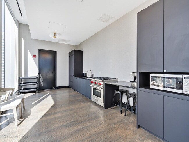 Building Photo - 403 N Wabash Ave