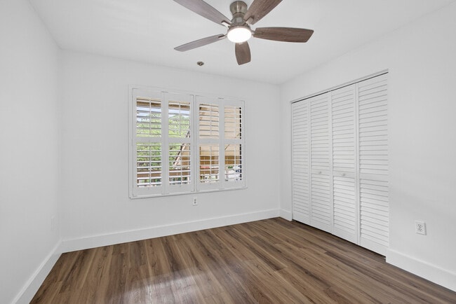 Building Photo - 13085 Belhaven Ct