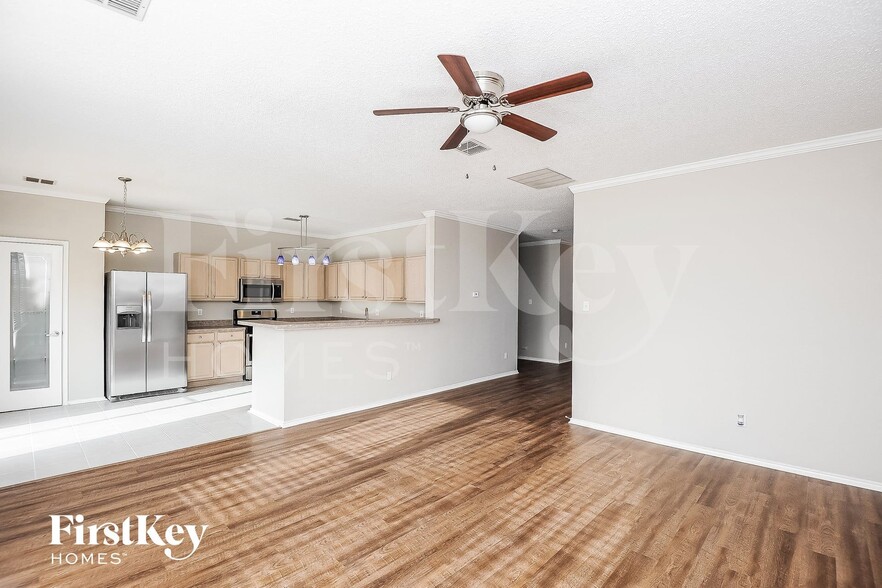 Building Photo - 4713 Palm Ridge Dr