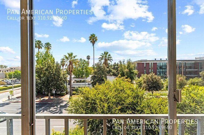 Building Photo - 1155 E Del Mar Blvd
