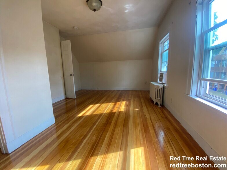 Building Photo - 72 Hobson St