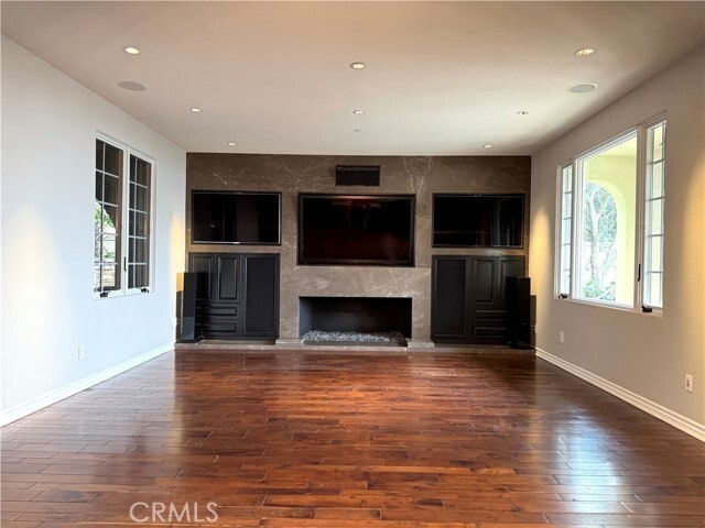 Building Photo - 19 Momento