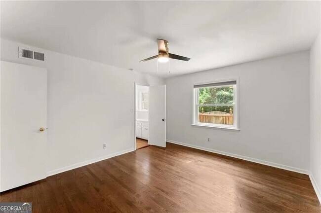 Building Photo - 3510 Roswell Rd