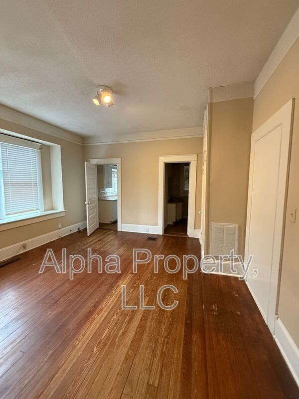 Building Photo - 513 Lucas Ct