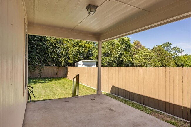 Building Photo - 437 Sweet Leaf Ln