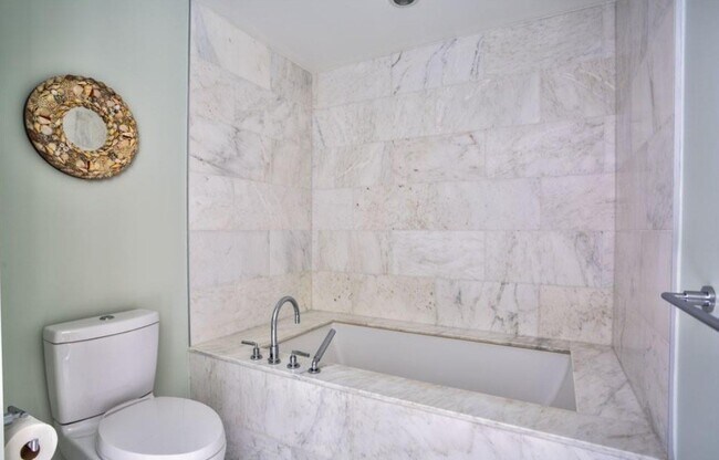 Building Photo - 1705-1725 Ocean Ave